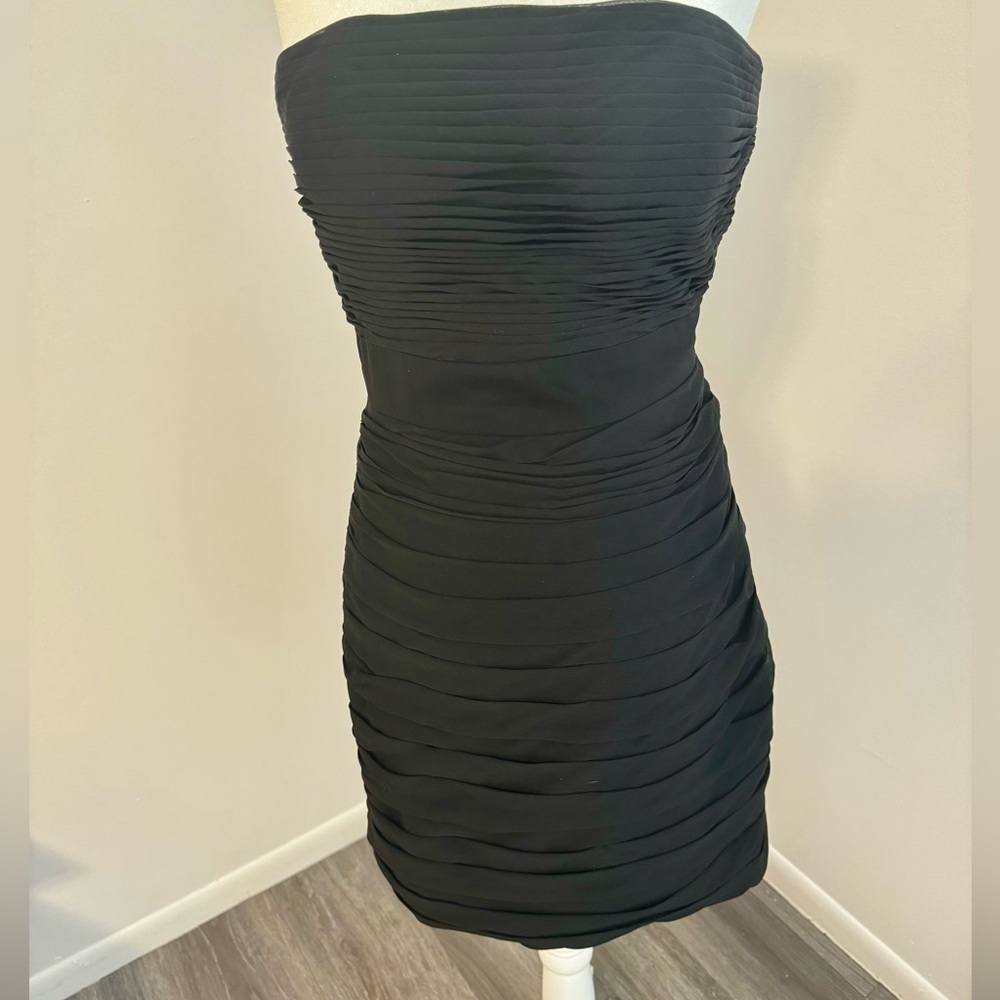 Monique Lhuillier black strapless dress